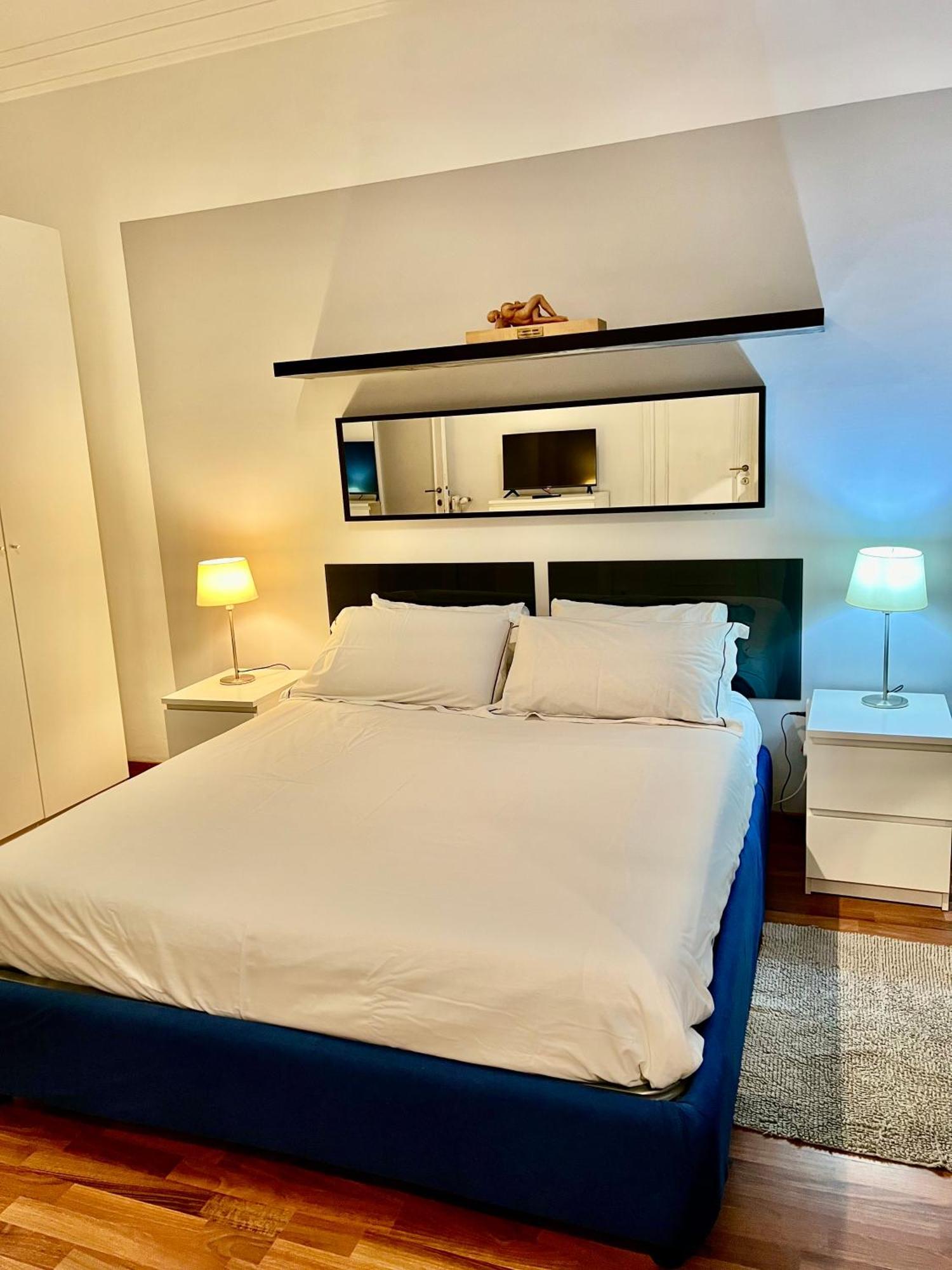 Lovely Art 2 Bedroom Flat Next To Metro Station Lodi * Rom